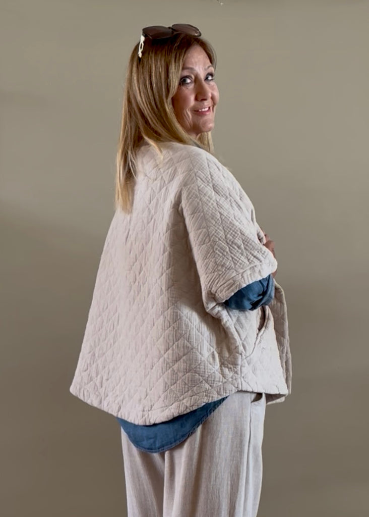 Boxy Diamond Quilted Gilet Oatmeal.
