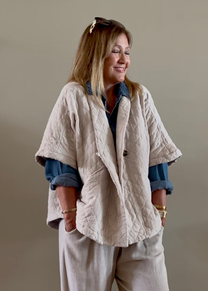 Boxy Diamond Quilted Gilet Oatmeal.